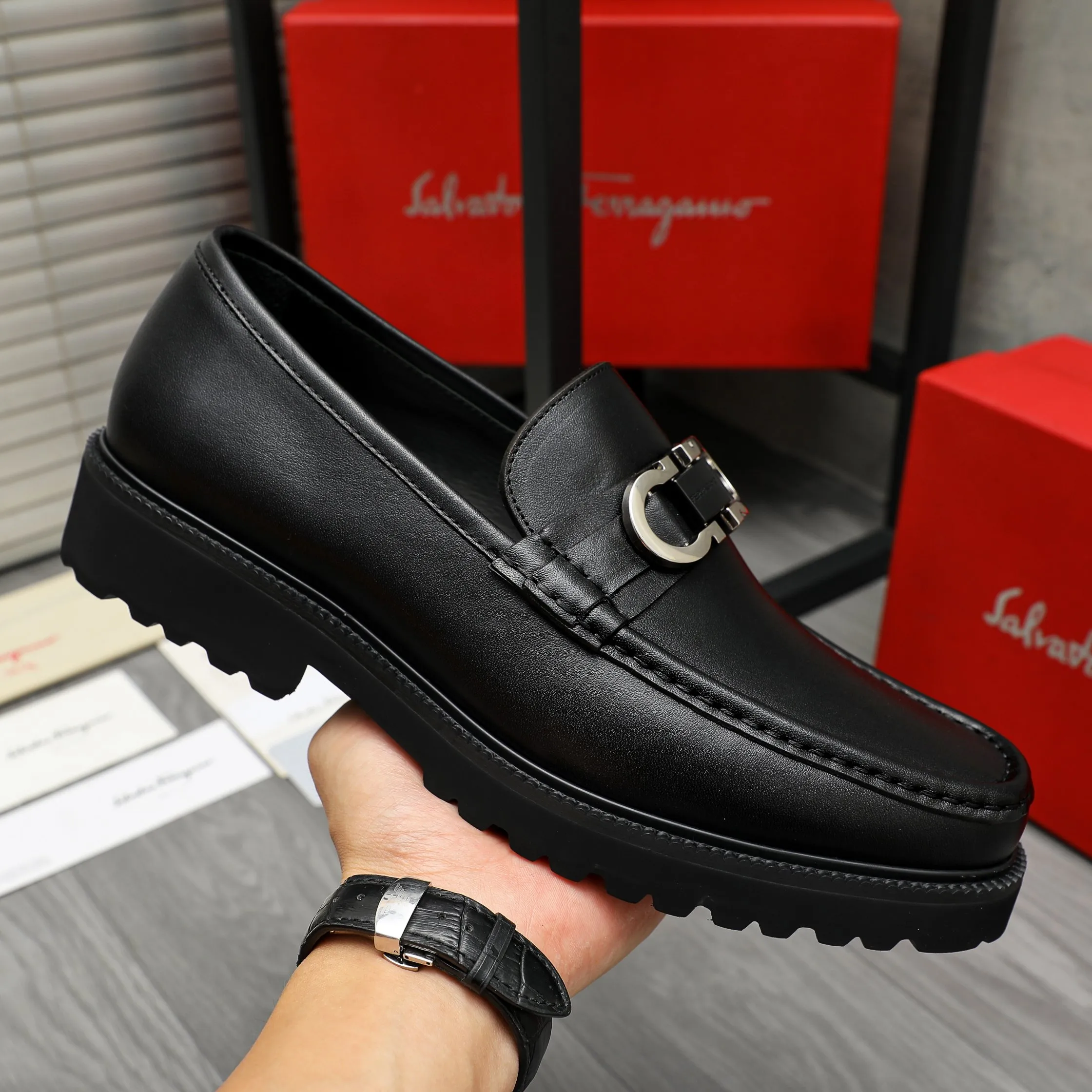 Men's shoes 💰540 Product trademark: Ferragamo "Ferragamo" business slip-on leather shoes Regular size: 38-44 (45.46 custom-made, non-refundable) Product materials: Selected high-quality cowhide upper, cowhide lining, original outsole